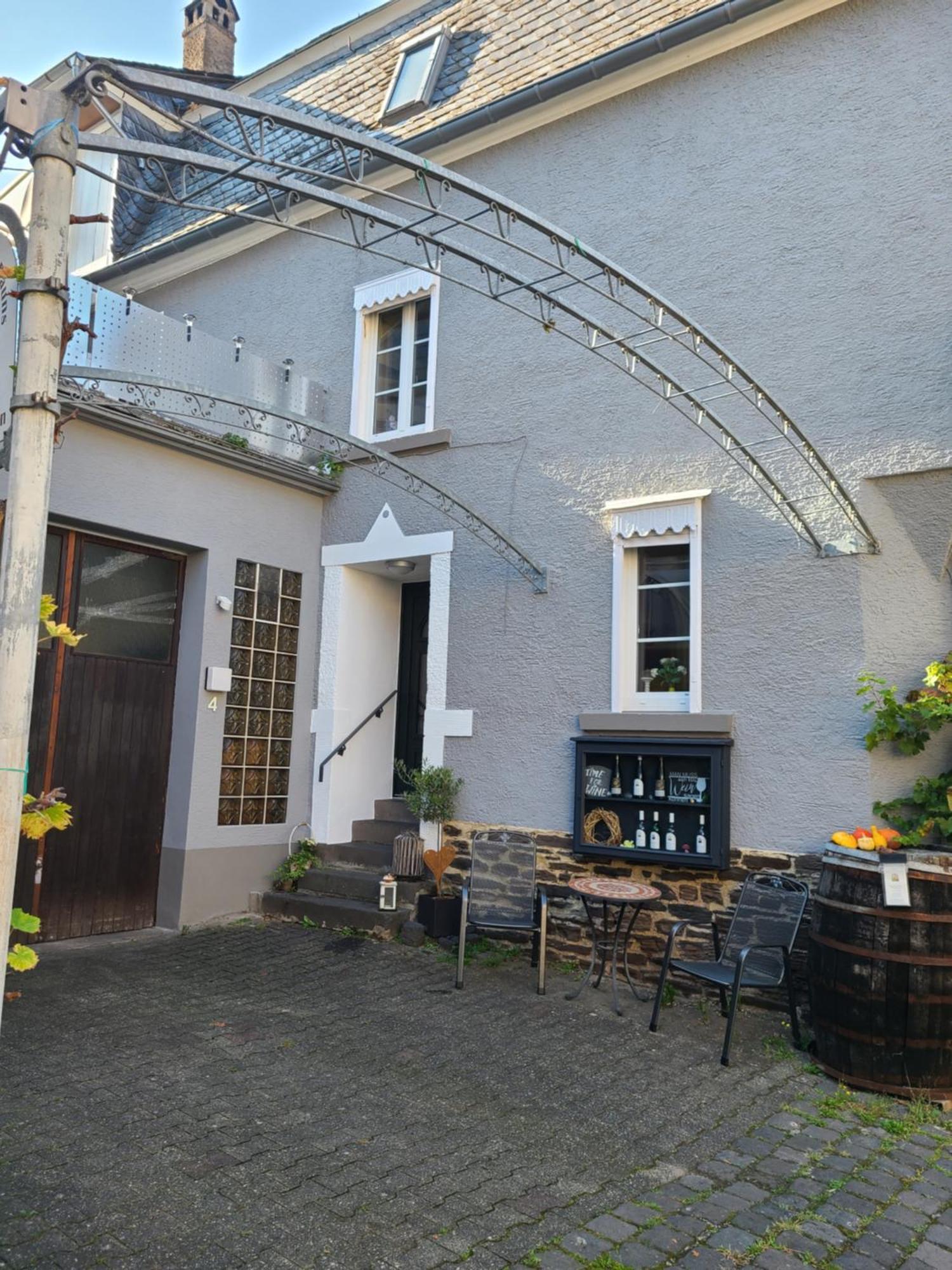 Weingut Matthias Dauns Apartment Reil Exterior photo